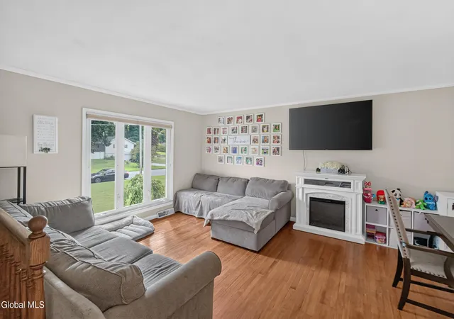 Photo 4 of Sale Pending at 21 Evergreen, Clifton Park, NY 12065 | MLS# 202625168 | Listing updated on 2026-09-10