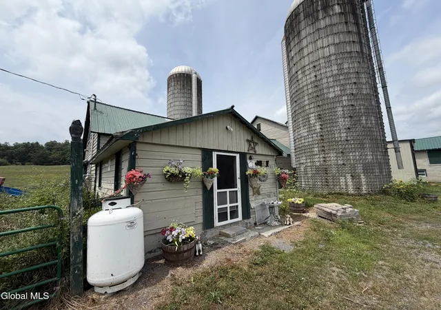 Photo 4 of House for sale at 114 Tater Barn Rd, Central Bridge, NY 12035 | MLS# 202625447 | Listing updated on 2026-09-05