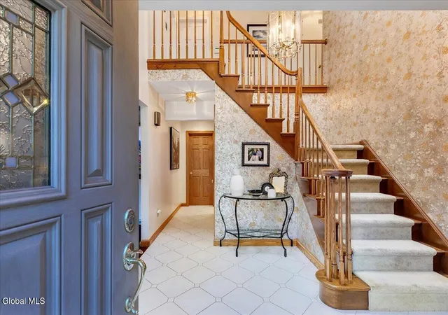 Photo 3 of Single family home for sale at 1 Oak Ridge, Albany, NY 12204 | MLS# 202625524 | Listing updated on 2026-09-15
