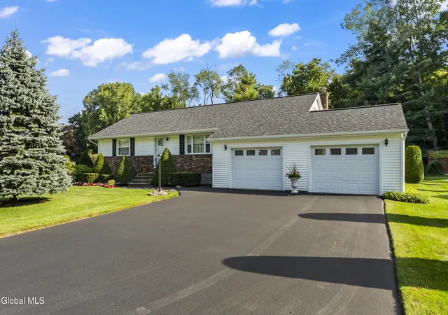 Photo 1 of Single family home for sale at 1046 Gates Dr, Schenectady, NY 12306 | MLS# 202625341 | Listing updated on 2026-09-14