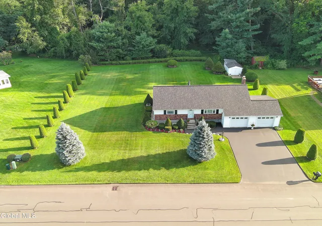 Photo 3 of Single family home for sale at 1046 Gates Dr, Schenectady, NY 12306 | MLS# 202625341 | Listing updated on 2026-09-14