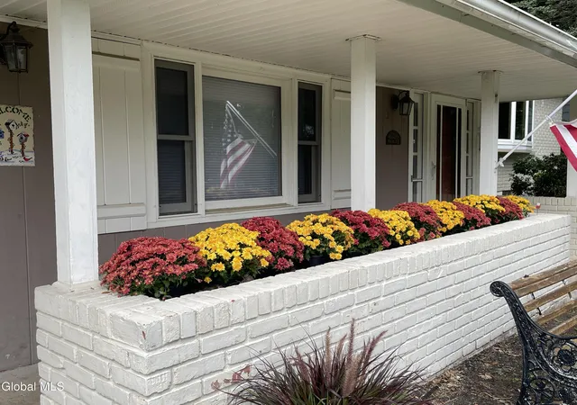 Photo 3 of Sale Pending at 859 Maxwell Dr, Schenectady, NY 12309 | MLS# 202625250 | Listing updated on 2026-09-14
