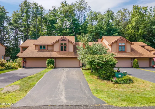Photo 1 of Sale Pending at 4022 Georgetown Sq, Schenectady, NY 12303 | MLS# 202625366 | Listing updated on 2026-09-22