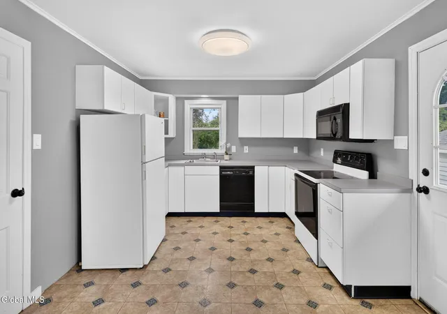 Photo 4 of Single family home for sale at 36 Pleasantview Ave, Albany, NY 12203 | MLS# 202625398 | Listing updated on 2026-09-19