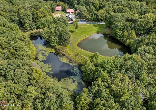 Photo 1 of Single family home for sale at 200 Wicked Holw Way, Hampton, NY 12837 | MLS# 202625242 | Listing updated on 2026-09-02