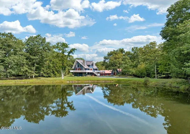 Photo 3 of Single family home for sale at 200 Wicked Holw Way, Hampton, NY 12837 | MLS# 202625242 | Listing updated on 2026-09-02