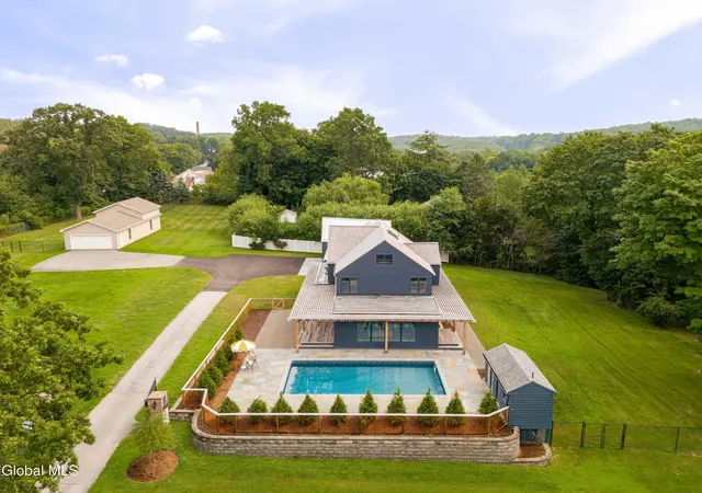 Photo 2 of Single family home for sale at 20 Dallis Pl, Beacon, NY 12508 | MLS# 202625279 | Listing updated on 2026-10-07