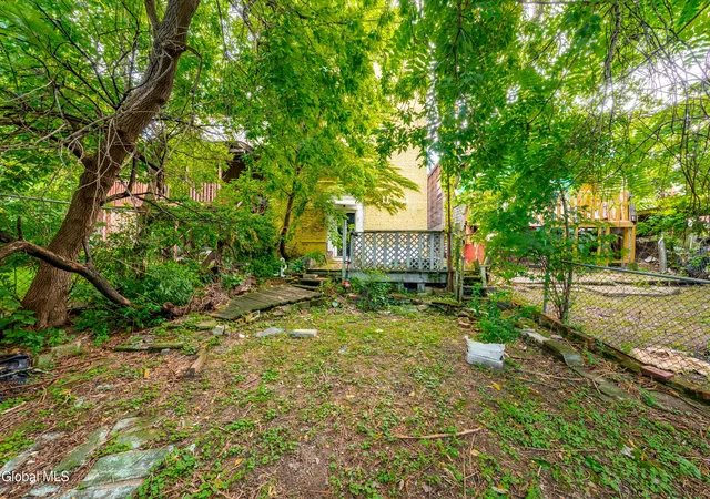 Listing Photo 4 - Condo for sale in building located at 329 9th St, Troy, NY 12180