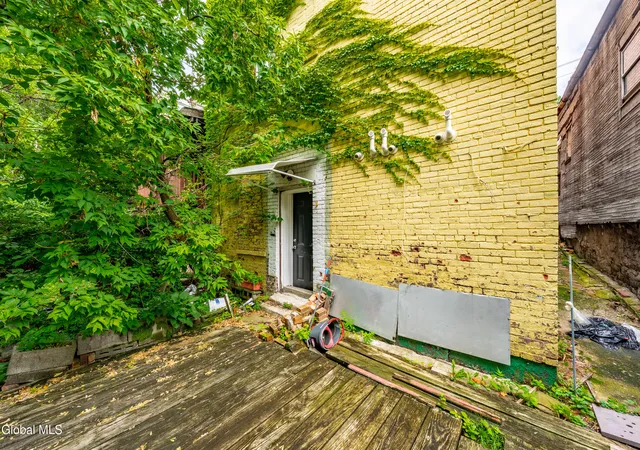 Listing Photo 5 - Condo for sale in building located at 329 9th St, Troy, NY 12180