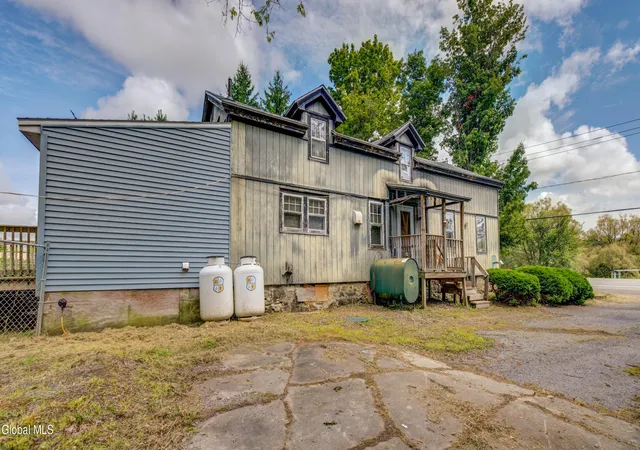 Photo 3 of Single family home for sale at 2388 New York 30a, Fonda, NY 12068 | MLS# 202625951 | Listing updated on 2026-10-02