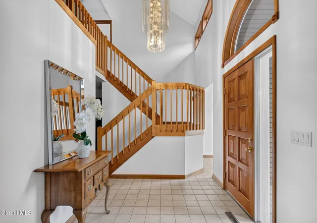 Photo 4 of Sale Pending at 21 Carriage Hl Dr, Latham, NY 12110 | MLS# 202625290 | Listing updated on 2026-09-17