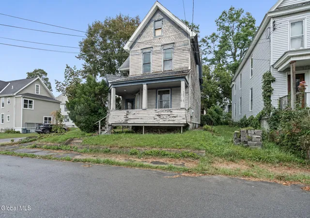 Photo 3 of Sale Pending at 4 4th Street, Amsterdam, NY 12010 | MLS# 202625288 | Listing updated on 2026-09-06