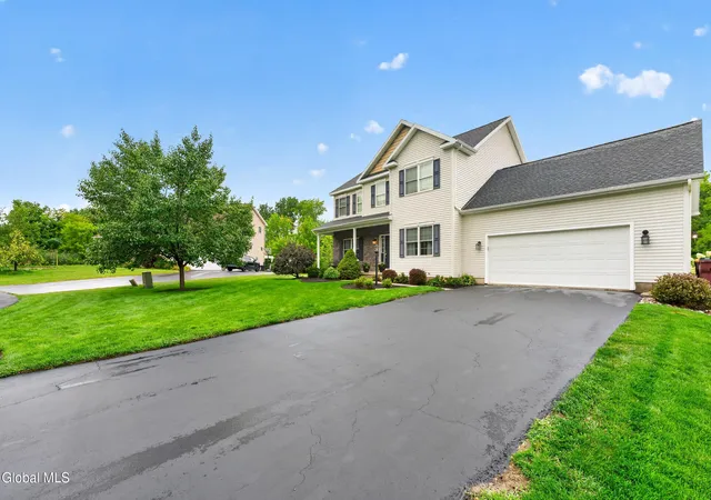 Photo 3 of Single family home for sale at 11 Oreshan Ct, Cohoes, NY 12047 | MLS# 202625369 | Listing updated on 2026-09-13