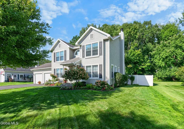 Photo 3 of Sale Pending at 25 Erie Dr, Slingerlands, NY 12159 | MLS# 202625615 | Listing updated on 2026-09-15