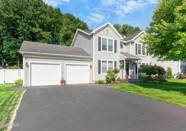 Photo 3 of Sale Pending at 25 Erie Dr, Slingerlands, NY 12159 | MLS# 202625615 | Listing updated on 2026-09-15