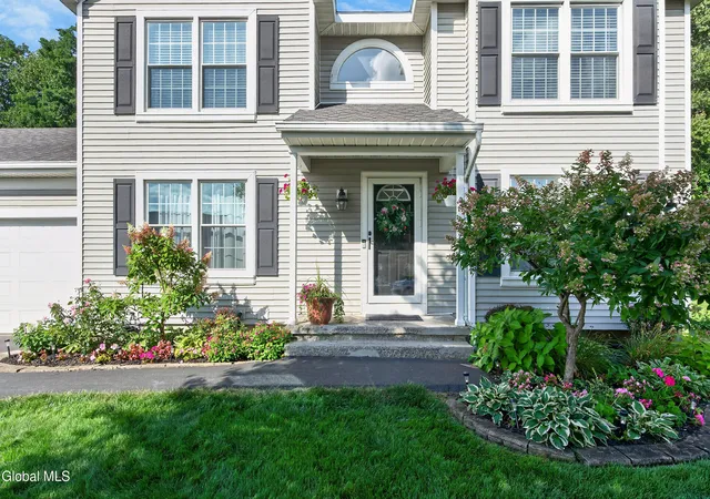 Photo 4 of Sale Pending at 25 Erie Dr, Slingerlands, NY 12159 | MLS# 202625615 | Listing updated on 2026-09-15