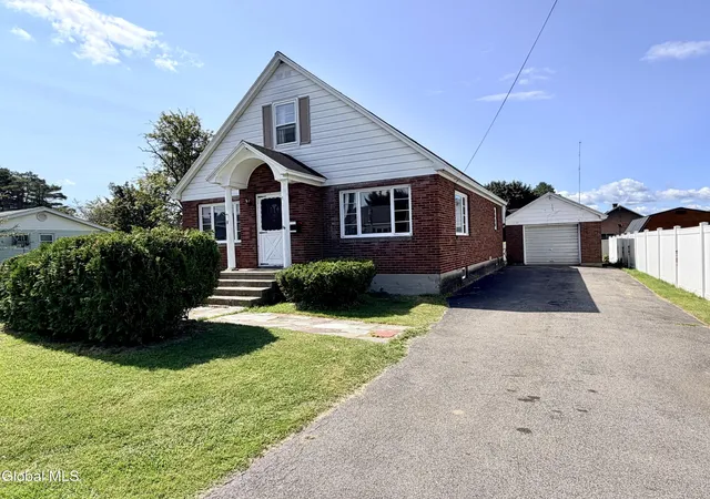 Photo 3 of Single family home for sale at 54 Tremont Ave, Amsterdam, NY 12010 | MLS# 202625218 | Listing updated on 2026-09-14