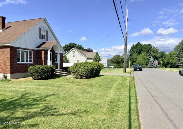 Photo 4 of Single family home for sale at 54 Tremont Ave, Amsterdam, NY 12010 | MLS# 202625218 | Listing updated on 2026-09-14
