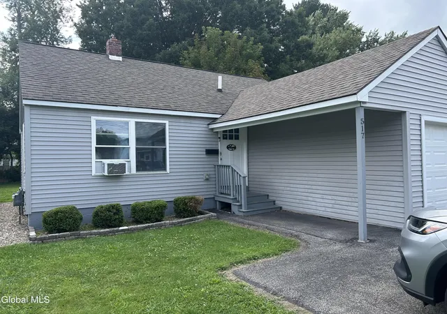 Photo 3 of Single family home for sale at 517 Elliott St, Schenectady, NY 12302 | MLS# 202625303 | Listing updated on 2026-09-16