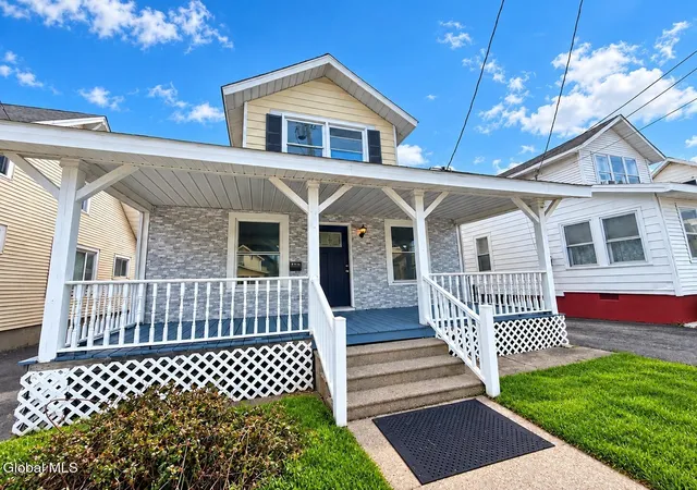 Photo 1 of Single family home for sale at 272 Altamont Ave, Schenectady, NY 12304 | MLS# 202625567 | Listing updated on 2026-09-14