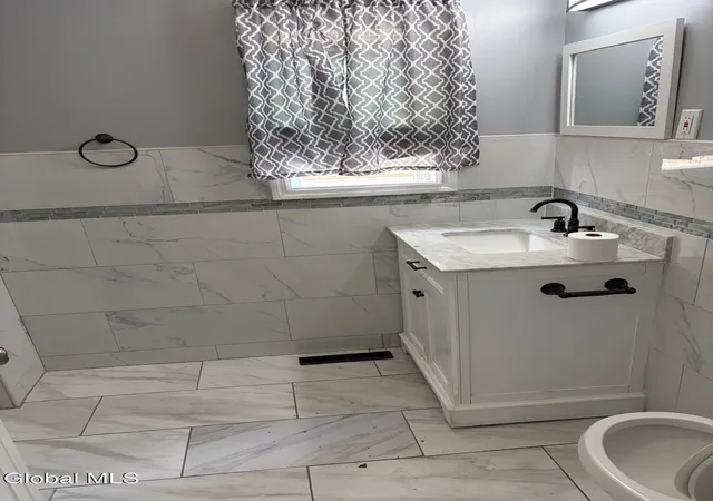 Photo 4 of Single family home for sale at 272 Altamont Ave, Schenectady, NY 12304 | MLS# 202625567 | Listing updated on 2026-09-14