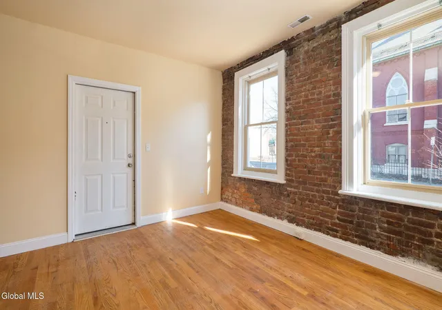 Listing Photo 5 - Condo for sale in building located at 73 Clinton St, Albany, NY 13417