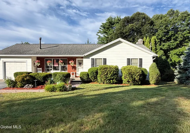 Photo 2 of Single family home for sale at 19 Lakeview Cir Dr, Lake George, NY 12845 | MLS# 202625342 | Listing updated on 2026-09-16