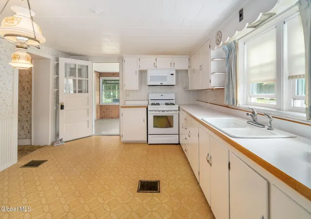 Photo 3 of House for sale at 110 Main St, Ravena, NY 12143 | MLS# 202625726 | Listing updated on 2026-09-17