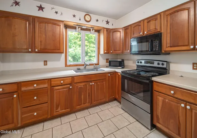Photo 3 of Single family home for sale at 242 Burdick Rd, Gloversville, NY 12078 | MLS# 202625501 | Listing updated on 2026-10-05