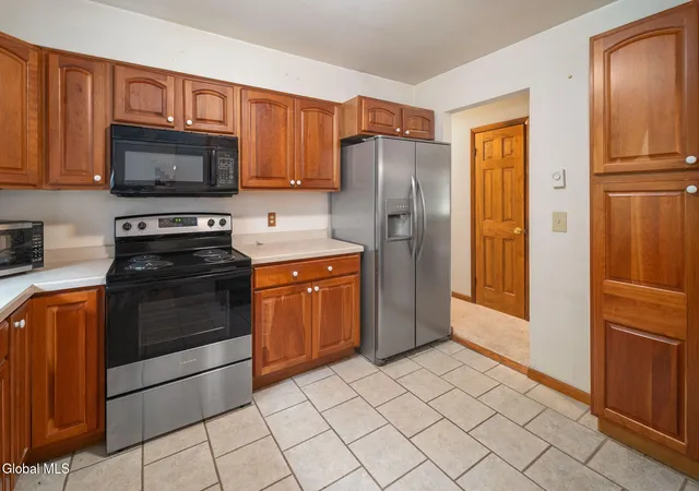 Photo 3 of Single family home for sale at 242 Burdick Rd, Gloversville, NY 12078 | MLS# 202625501 | Listing updated on 2026-10-05