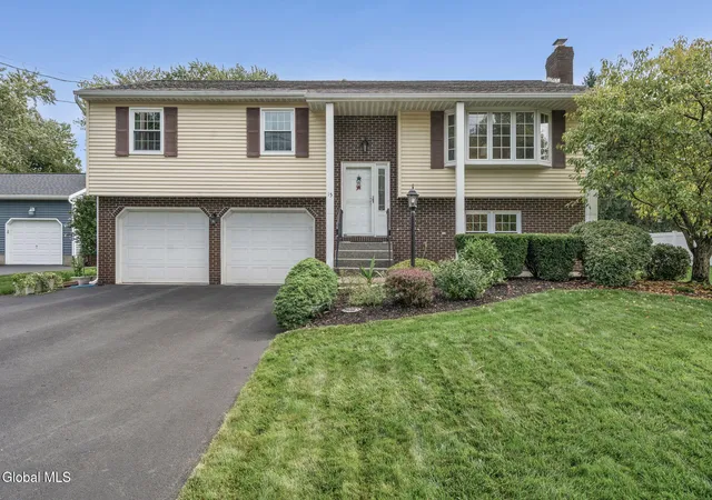 Photo 1 of Sale Pending at 15 Willoughby Dr, Albany, NY 12205 | MLS# 202625902 | Listing updated on 2026-09-16