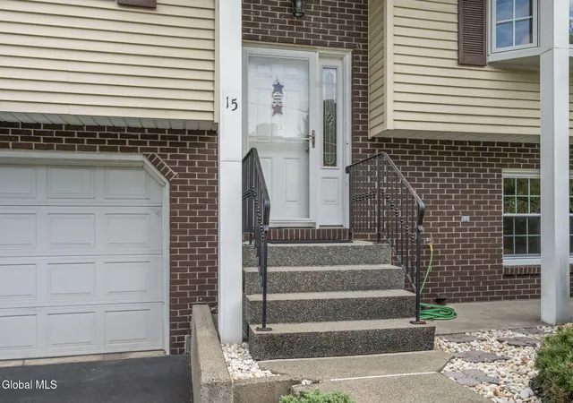 Photo 3 of Sale Pending at 15 Willoughby Dr, Albany, NY 12205 | MLS# 202625902 | Listing updated on 2026-09-16