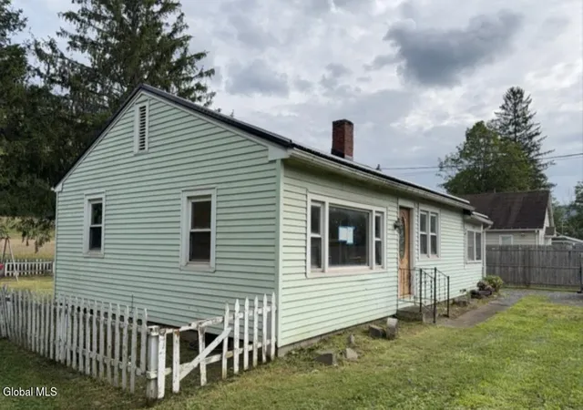 Photo 2 of Single family home for sale at 54192 State Hwy 30, Roxbury, NY 12474 | MLS# 202625260 | Listing updated on 2026-09-03