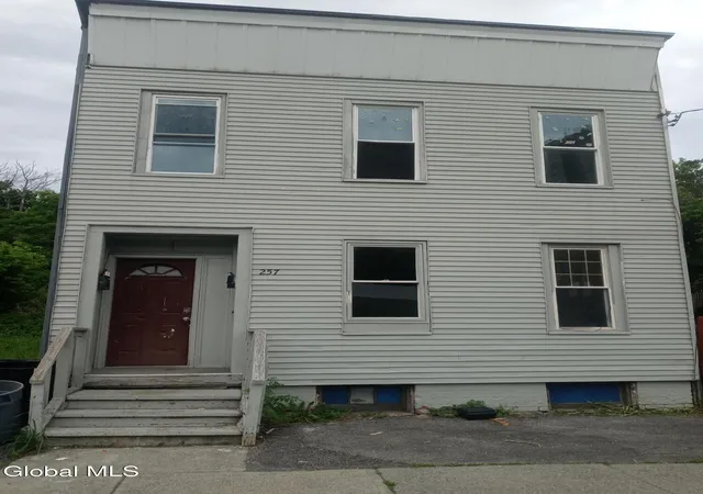 Photo 1 of Sale Pending at 257 Elk St, Albany, NY 12206 | MLS# 202625594 | Listing updated on 2026-09-08
