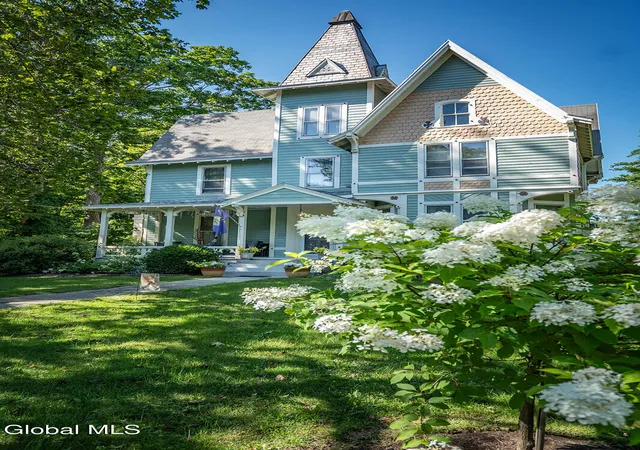 Photo 2 of Single family home for sale at 141 E Main St, Cambridge, NY 12816 | MLS# 202625343 | Listing updated on 2026-09-09