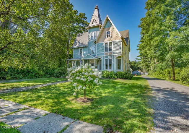 Photo 3 of Single family home for sale at 141 E Main St, Cambridge, NY 12816 | MLS# 202625343 | Listing updated on 2026-09-09