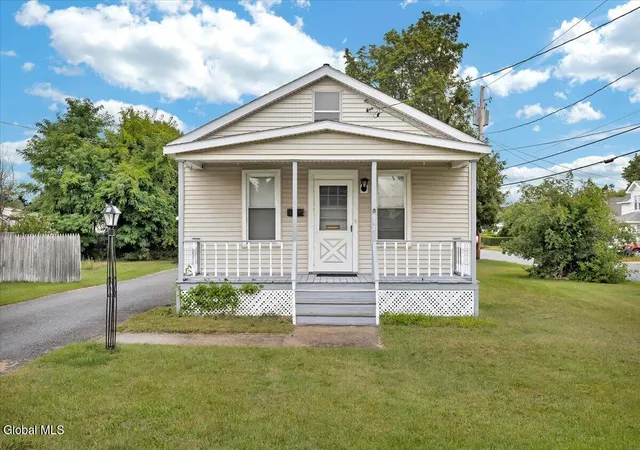 Photo 2 of Single family home for sale at 352 Melrose St, Schenectady, NY 12306 | MLS# 202625316 | Listing updated on 2026-09-07