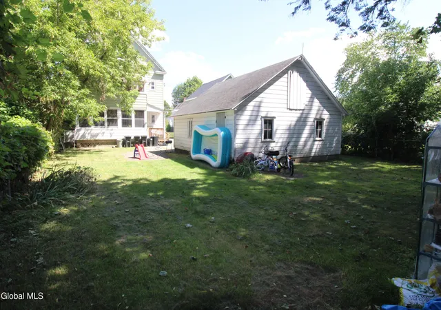 Photo 4 of Sale Pending at 31 Vley Rd, Schenectady, NY 12302 | MLS# 202625378 | Listing updated on 2026-09-15