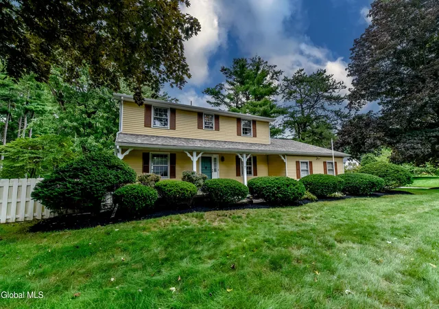 Photo 2 of Sale Pending at 7 Southcrest Dr, Clifton Park, NY 12065 | MLS# 202625387 | Listing updated on 2026-09-09