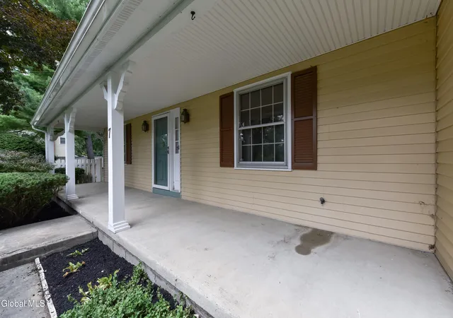 Photo 3 of Sale Pending at 7 Southcrest Dr, Clifton Park, NY 12065 | MLS# 202625387 | Listing updated on 2026-09-09