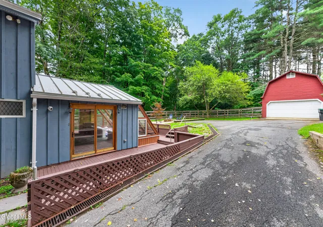 Photo 2 of Single family home for sale at 5647 Lake Rd, Galway, NY 12074 | MLS# 202625397 | Listing updated on 2026-09-09
