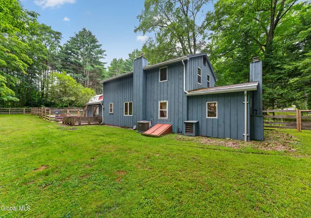 Photo 3 of Single family home for sale at 5647 Lake Rd, Galway, NY 12074 | MLS# 202625397 | Listing updated on 2026-09-09