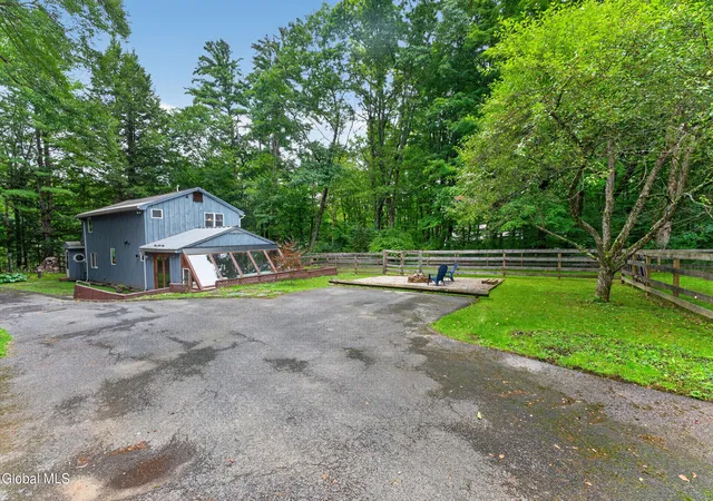 Photo 4 of Single family home for sale at 5647 Lake Rd, Galway, NY 12074 | MLS# 202625397 | Listing updated on 2026-09-09