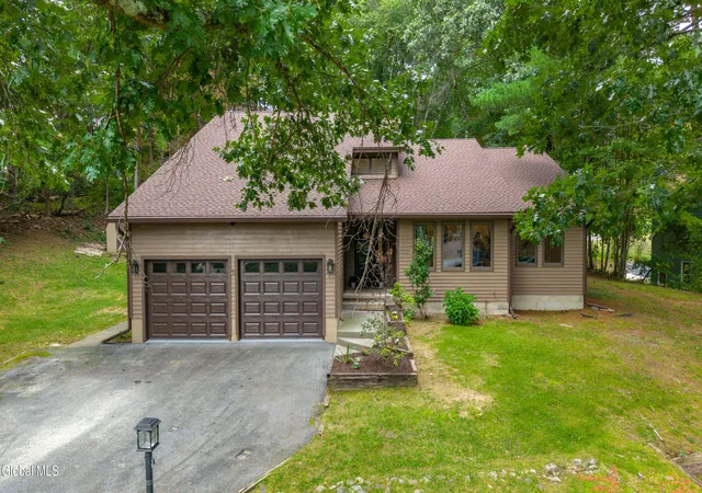 Photo 1 of Single family home for sale at 8 Fox Holw Ln, Queensbury, NY 12804 | MLS# 202625962 | Listing updated on 2026-09-12