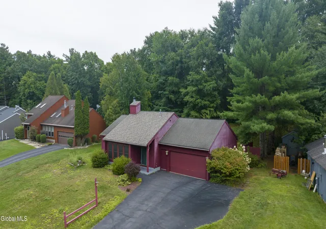 Photo 3 of Single family home for sale at 85 Meadow Rue Pl, Ballston Spa, NY 12020 | MLS# 202625661 | Listing updated on 2026-09-19