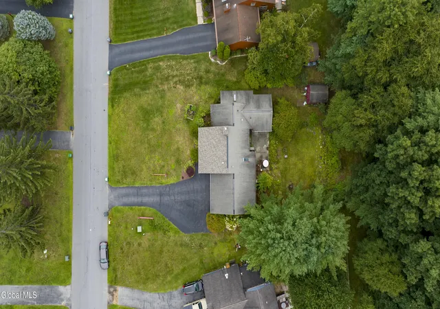 Photo 3 of Single family home for sale at 85 Meadow Rue Pl, Ballston Spa, NY 12020 | MLS# 202625661 | Listing updated on 2026-09-19