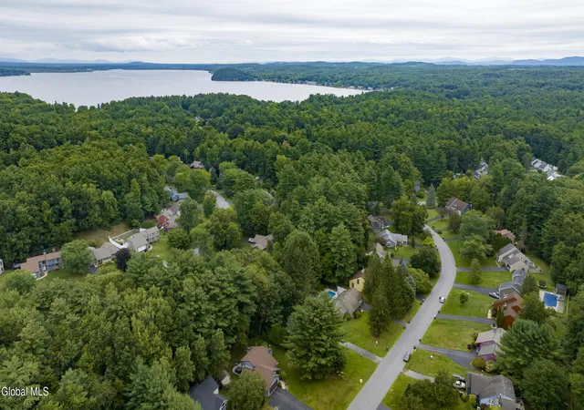 Photo 4 of Single family home for sale at 85 Meadow Rue Pl, Ballston Spa, NY 12020 | MLS# 202625661 | Listing updated on 2026-09-19