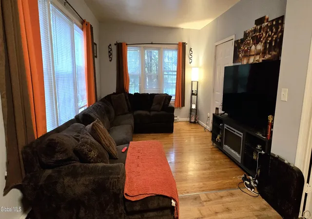 Photo 3 of House for sale at 569 Nott St, Schenectady, NY 12308 | MLS# 202625783 | Listing updated on 2026-09-24