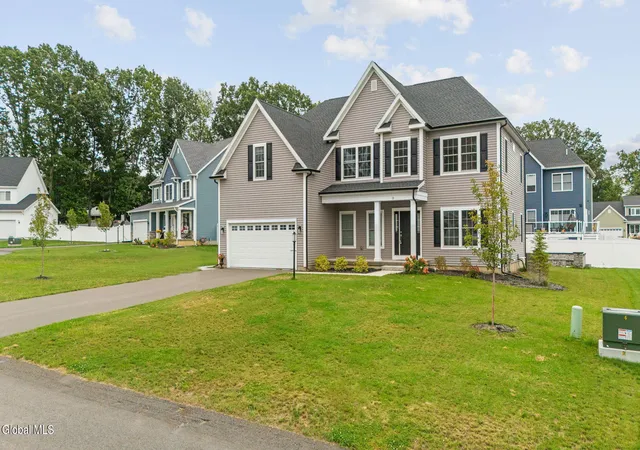 Photo 3 of Single family home for sale at 13 Edenfield St, Colonie, NY 12211 | MLS# 202625689 | Listing updated on 2026-09-17