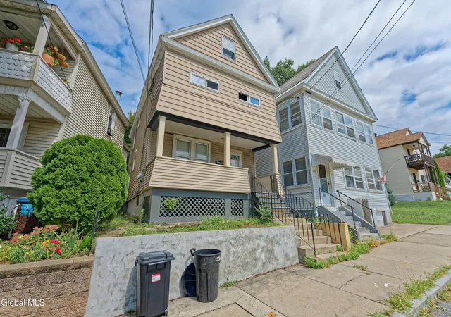 Photo 3 of Multi family home for sale at 521 Manhattan St, Schenectady, NY 12308 | MLS# 202625489 | Listing updated on 2026-09-29
